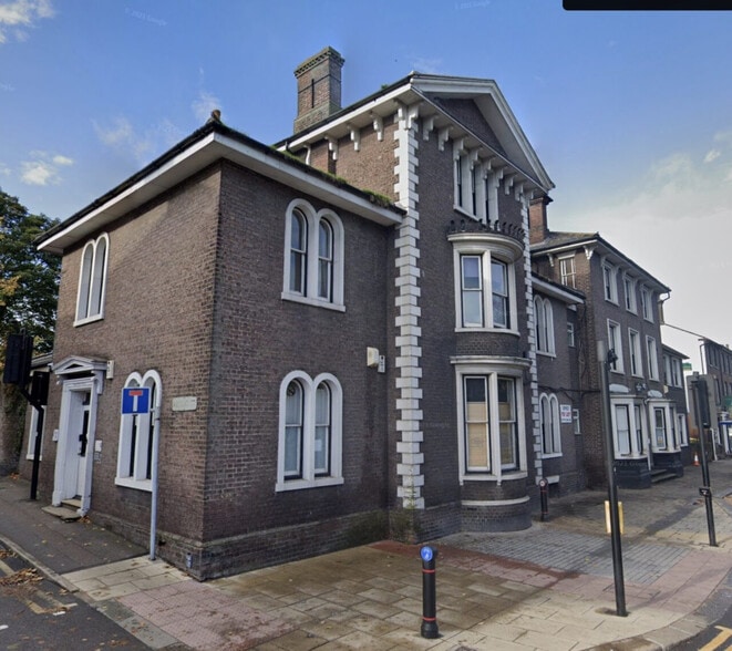 Wentworth House, Dunstable to rent - Primary Photo - Image 1 of 6