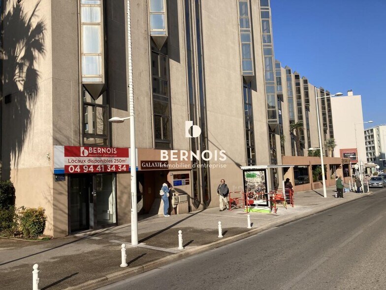 530 Avenue Marechal De Lattre De Tassigny, Toulon to rent - Building Photo - Image 3 of 18