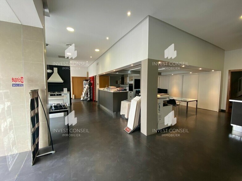 60 Avenue Charles De Gaulle, Bois-Colombes to rent - Interior Photo - Image 2 of 12