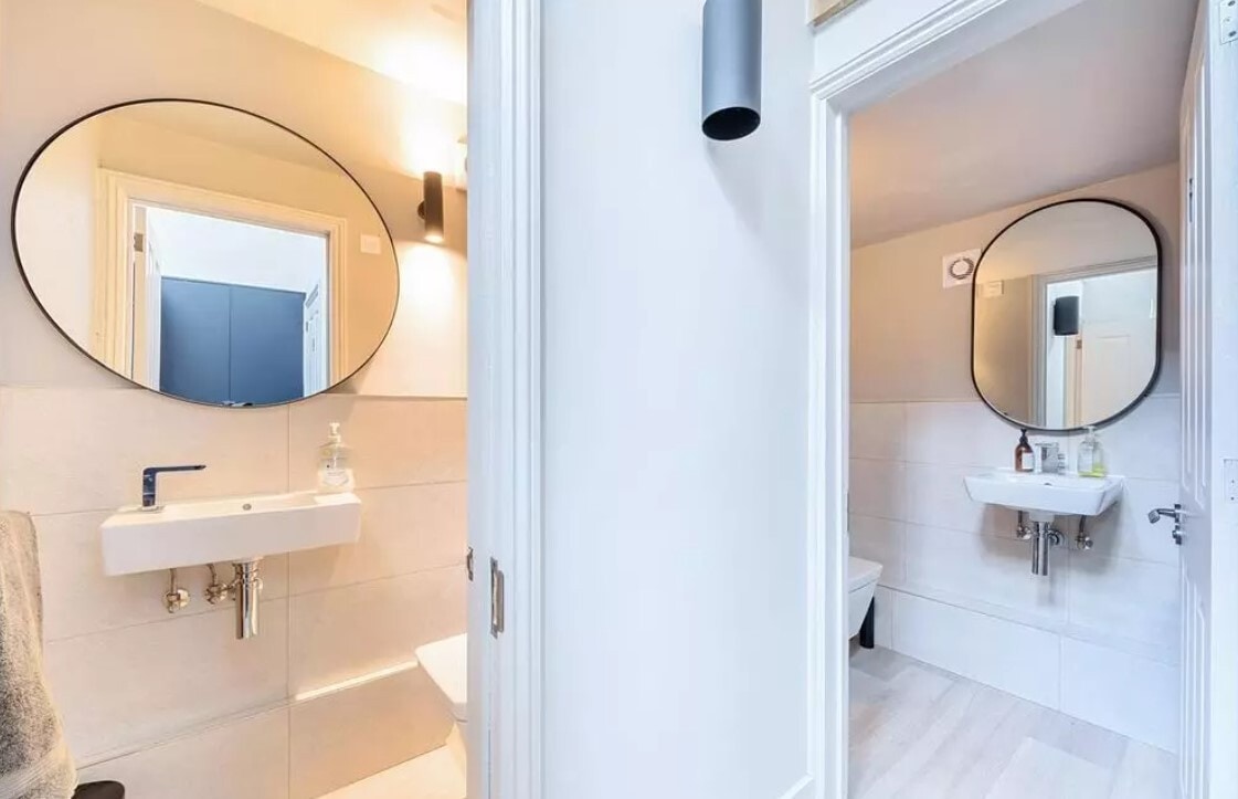 High St, Ripley to rent Building Photo- Image 1 of 5