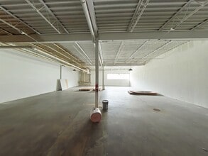 3612 Karnes Rd, Kansas City, MO to rent Interior Photo- Image 2 of 2