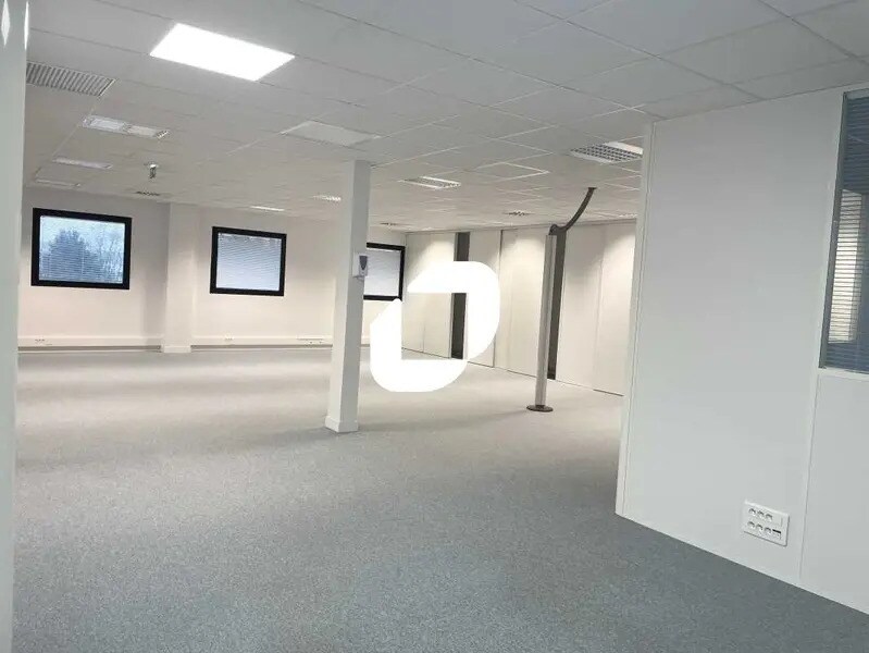 Location Bureaux 202 m² - Photo 1