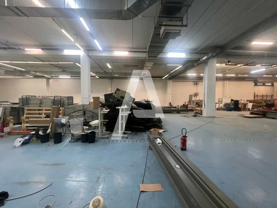 Light Industrial in Ivry-sur-Seine to rent Interior Photo- Image 1 of 5