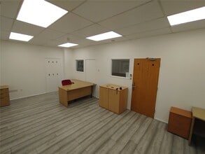 8 Madeira Ave, Leigh On Sea to rent Interior Photo- Image 2 of 3