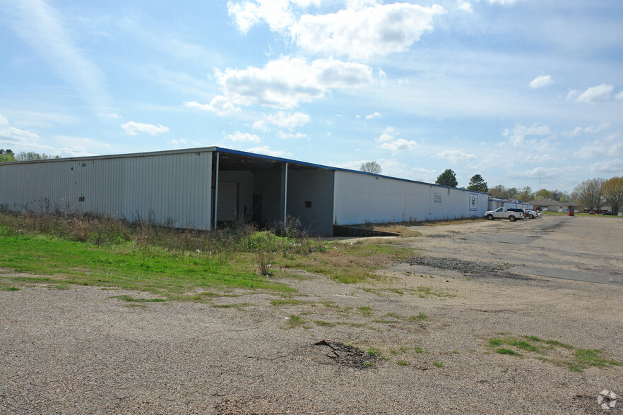 701 W Central Ave, Warren, AR for rent - Primary Photo - Image 1 of 2