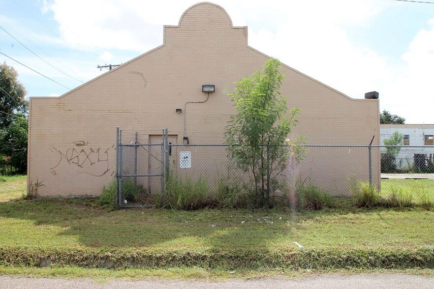 382 W Main St, Raymondville, TX for sale - Building Photo - Image 3 of 29