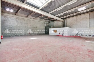 14 Boulevard De L'Europe, Vitrolles to rent Interior Photo- Image 1 of 4