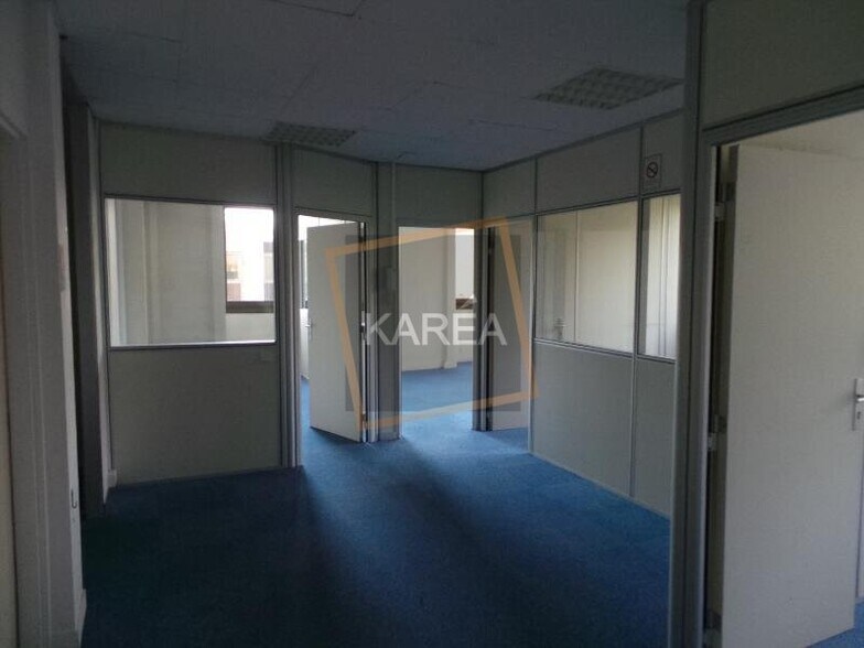 Office in Croissy-Beaubourg to rent - Building Photo - Image 3 of 5