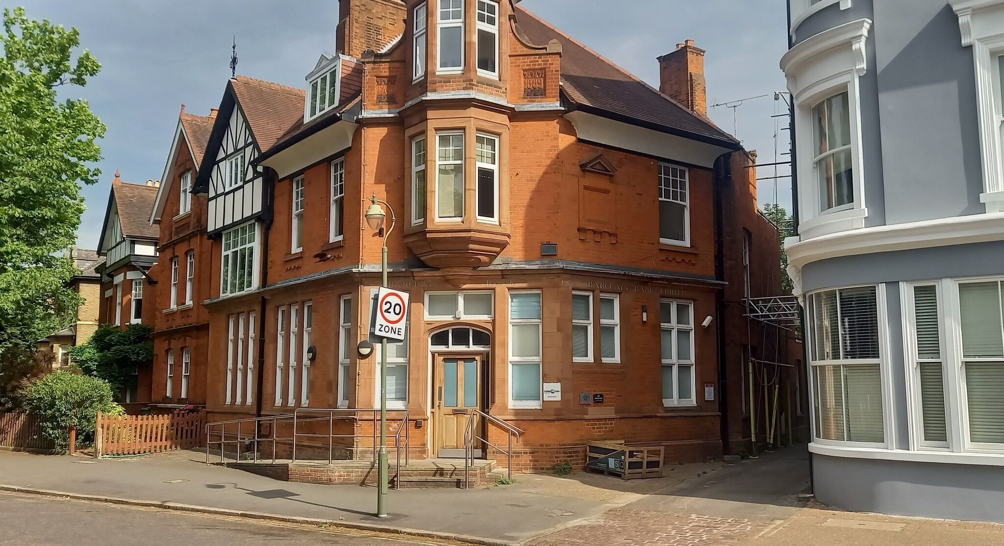 1 Wolsey Rd, East Molesey for sale Primary Photo- Image 1 of 6