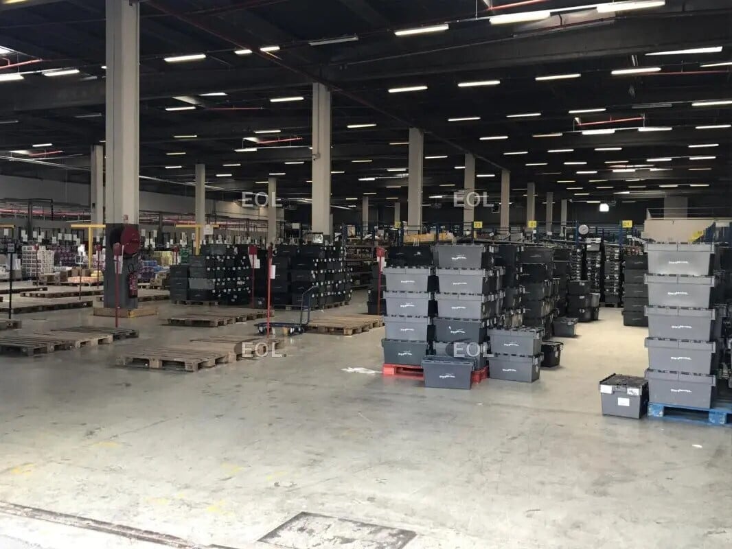 Industrial in Les Ulis to rent Interior Photo- Image 1 of 3