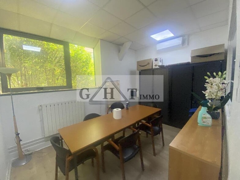 Office in Alfortville to rent - Interior Photo - Image 2 of 4