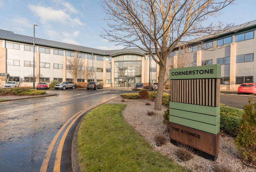 60 South Gyle Crescent, Edinburgh to rent - Building Photo - Image 3 of 19