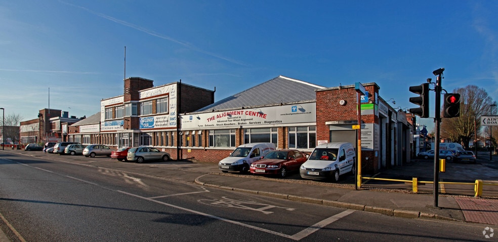 Bilton Road, Park Royal (UB6 7DB) portfolio of 3 properties for sale on LoopNet.co.uk - Primary Photo - Image 2 of 3