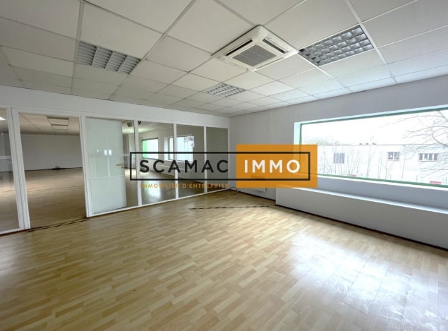 12 Rue Leonard De Vinci, Brie-Comte-Robert, SEM 77170 - - - Interior Photo - Image 2 of 9
