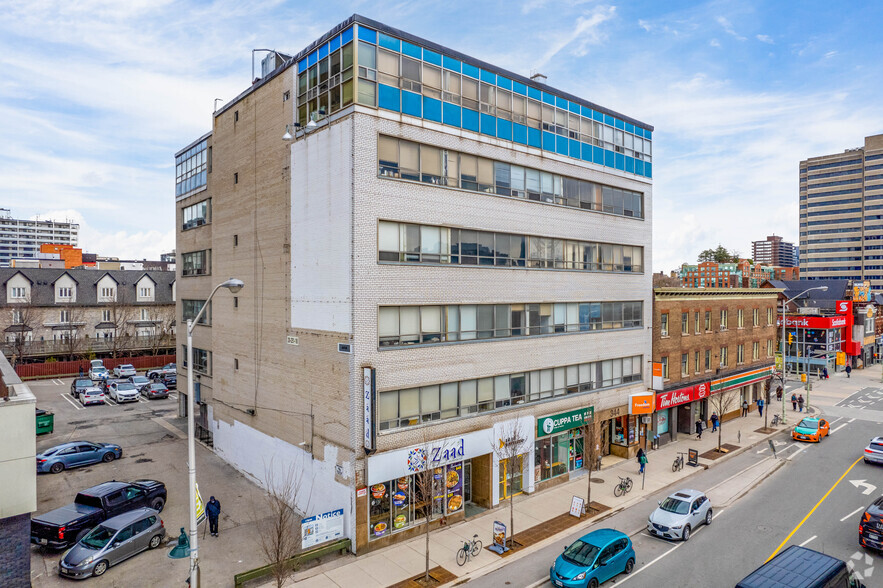 344 Bloor St W, Toronto, ON for rent - Building Photo - Image 3 of 4