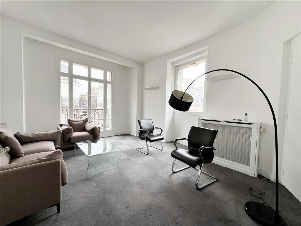 Location Bureaux 320 m² - Photo 1