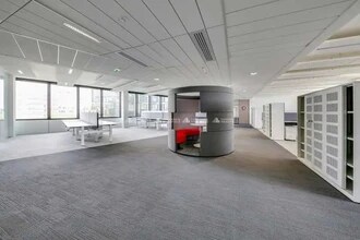 18-20 Rue Des Deux Gares, Rueil-Malmaison to rent Interior Photo- Image 2 of 12