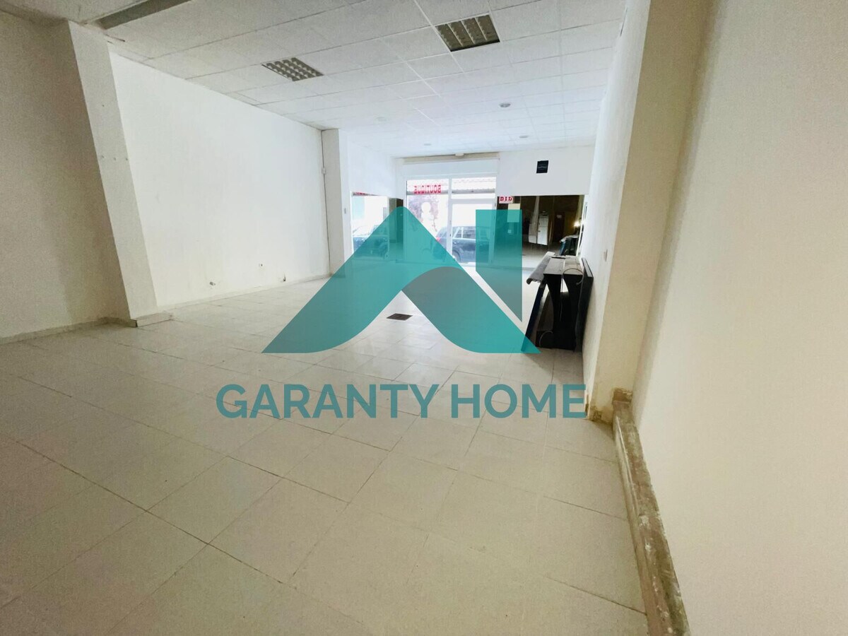 Cáceres, CAC 10002 - - - Interior Photo - Image 1 of 6