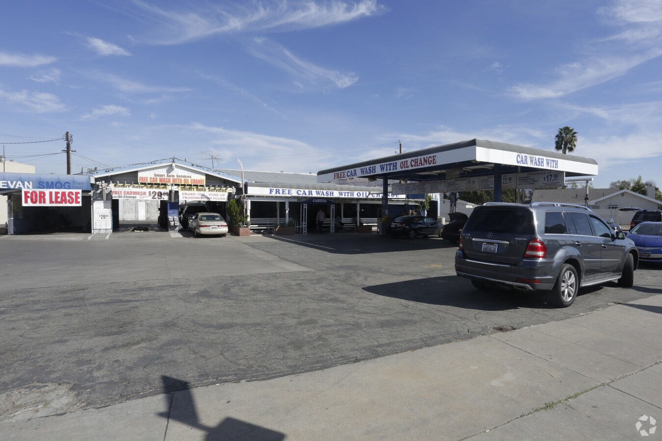 10505 Victory Blvd, North Hollywood 91606 Auto Dealership and Inout Car Wash UK