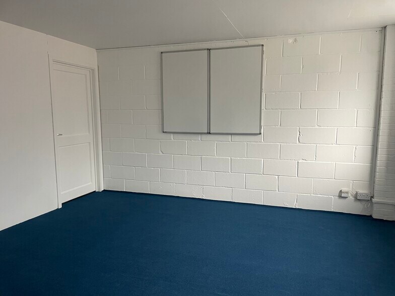 Grange Way, Colchester to rent - Building Photo - Image 3 of 19