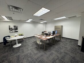 10 W 9th St, Kansas City, MO to rent Building Photo- Image 2 of 14