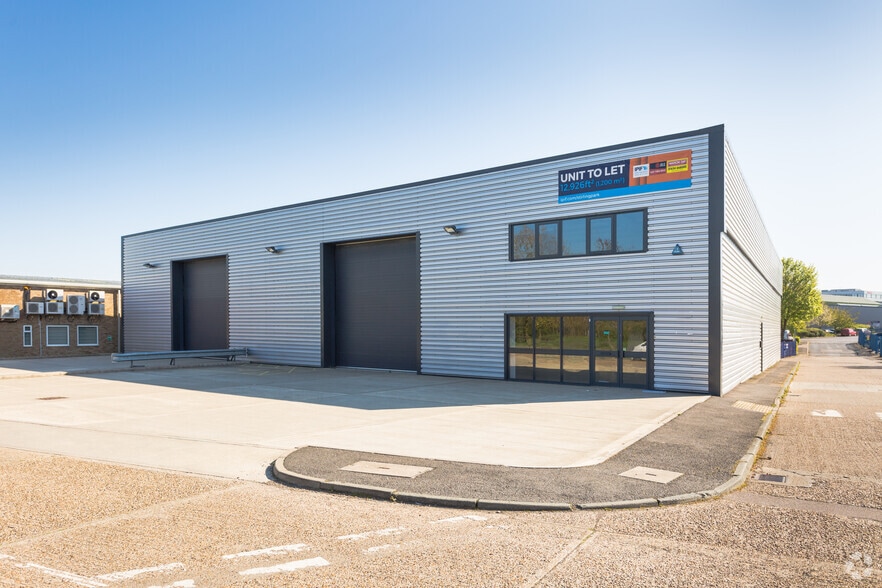 691 Maidstone Rd, Rochester for sale - Primary Photo - Image 1 of 1