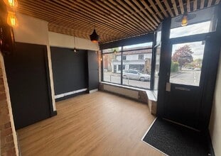 81-83 High St, Caterham to rent Interior Photo- Image 2 of 6