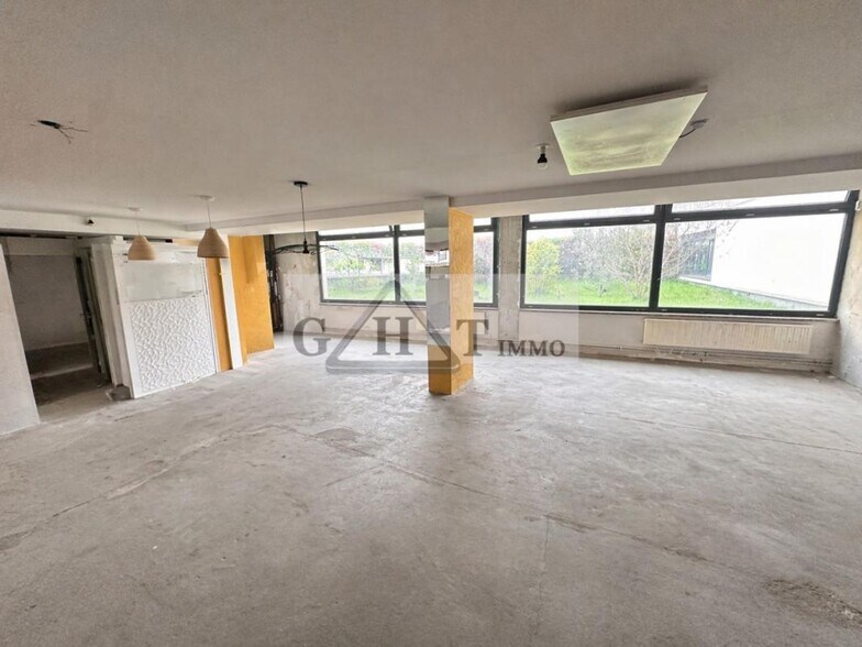 Retail in Alfortville to rent - Interior Photo - Image 2 of 7
