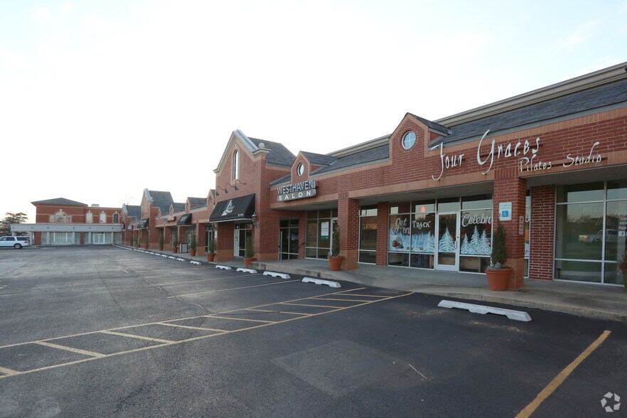 2800-2828 W Country Club Dr, Oklahoma City, OK to rent - Building Photo - Image 2 of 38