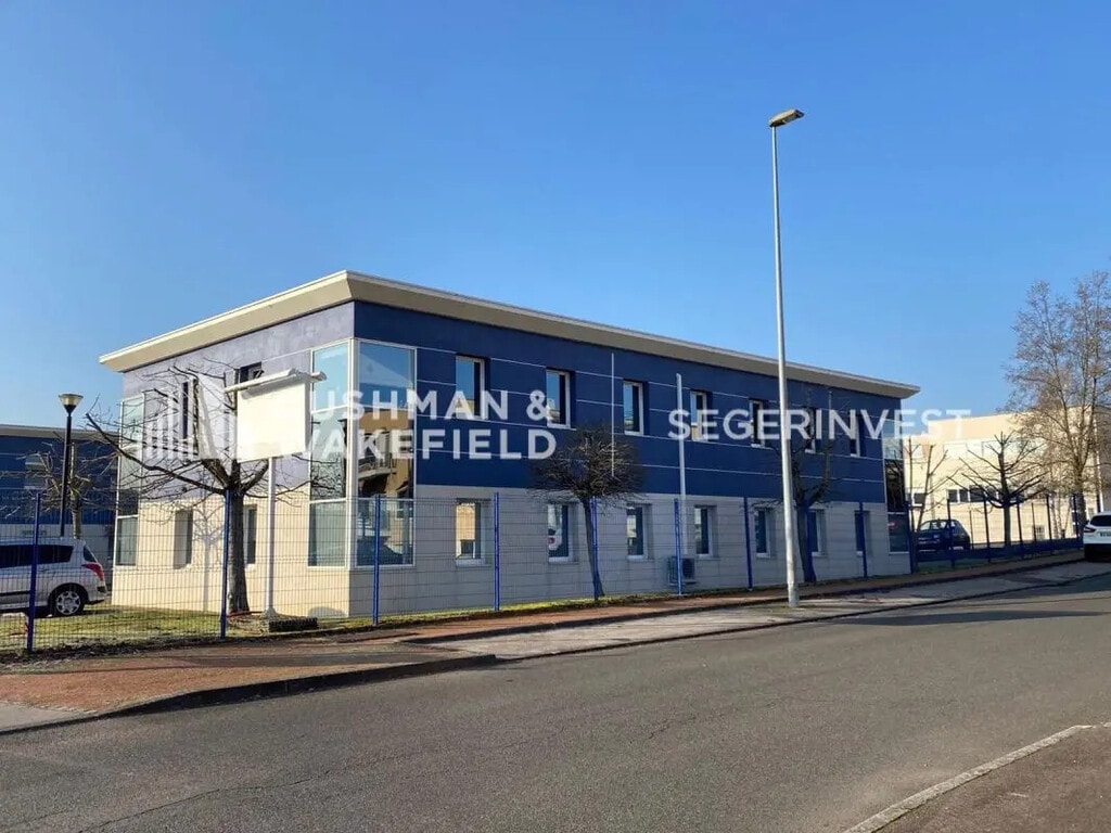 Location Bureaux 480 m² - Photo 1