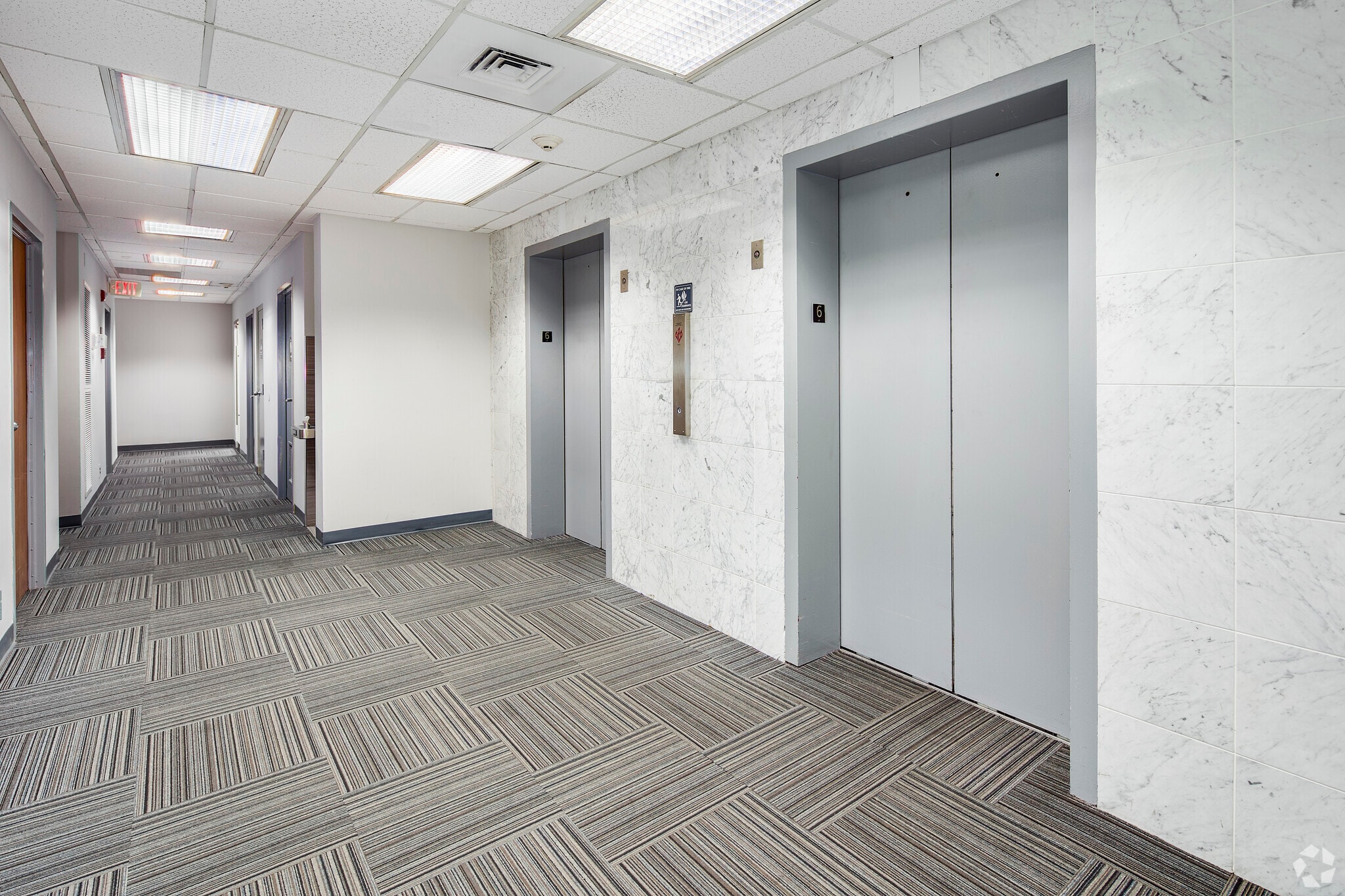 205 S Whiting St, Alexandria, VA to rent Interior Photo- Image 1 of 6