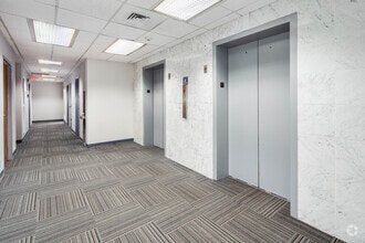 205 S Whiting St, Alexandria, VA to rent Interior Photo- Image 1 of 6