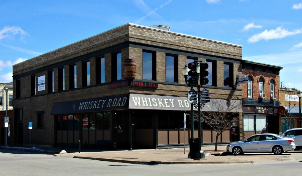 402 Main St, Cedar Falls, IA for sale - Primary Photo - Image 1 of 1