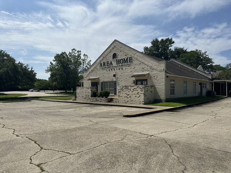 1737 Oakdale Dr, Baton Rouge, LA for sale - Building Photo - Image 1 of 39