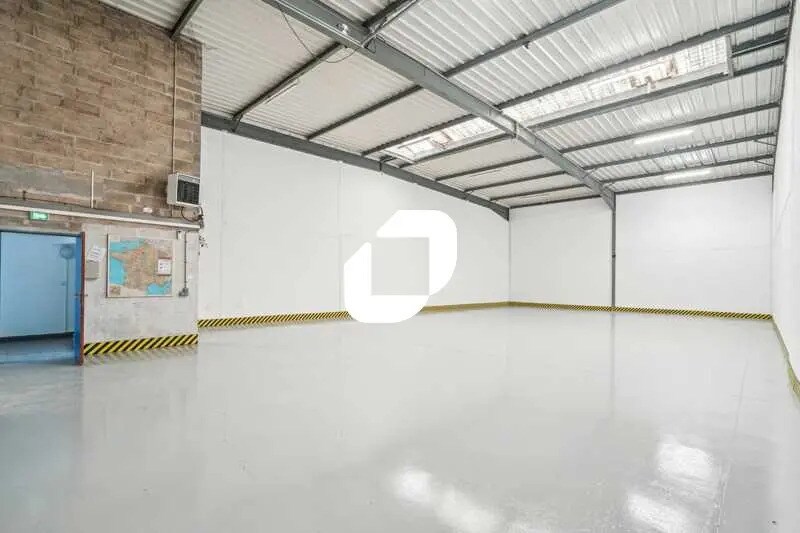Light Industrial in Gonesse to rent - Interior Photo - Image 3 of 11
