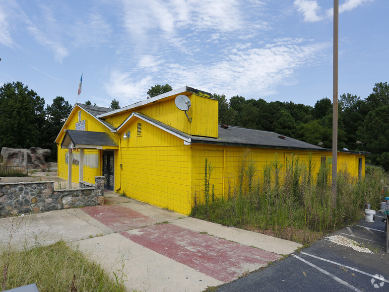 6736 N Tryon St, Charlotte, NC for sale - Primary Photo - Image 1 of 1