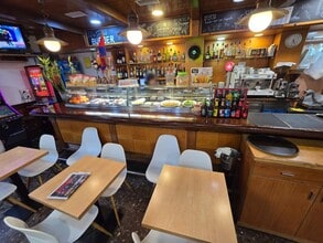 Retail in Barcelona, Barcelona to rent Interior Photo- Image 2 of 9