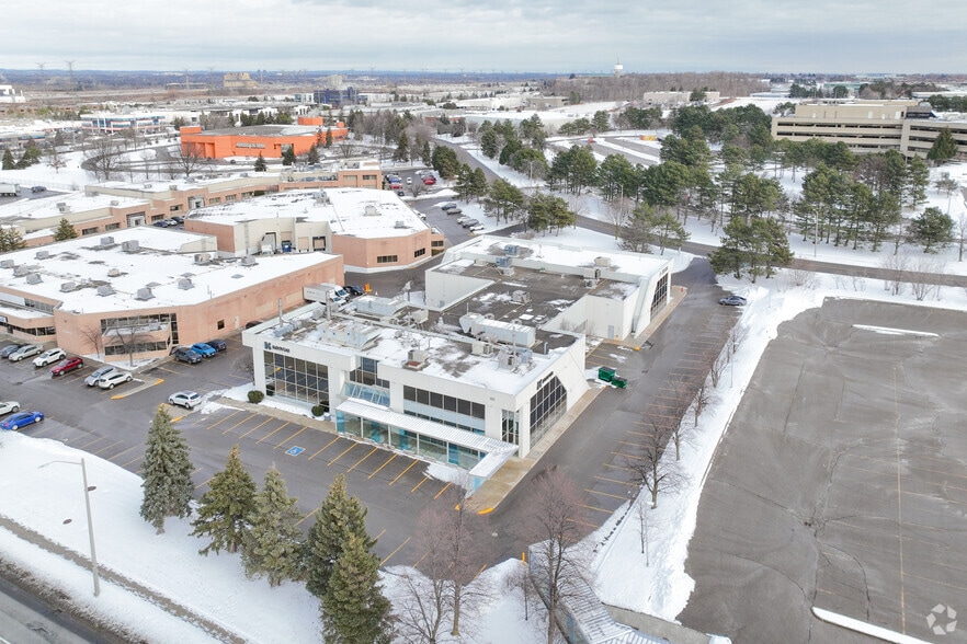 60 Gough Rd, Markham, ON to rent - Building Photo - Image 3 of 3