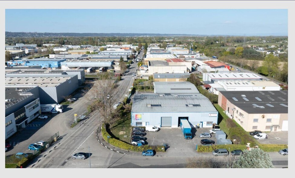1 Rue Jacques Monod, Vaulx-en-Velin to rent - Aerial - Image 2 of 7