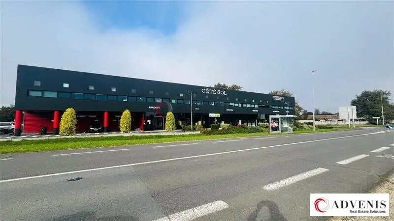 Office in Mérignac to rent Building Photo- Image 1 of 12