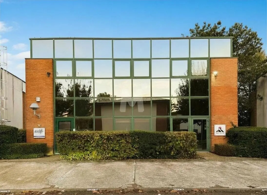 Light Industrial in Évry-Courcouronnes to rent Building Photo- Image 1 of 11