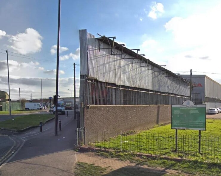 South Access Rd, London for sale - Building Photo - Image 2 of 6