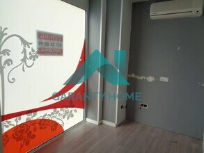 Retail in Cáceres, Cáceres to rent Interior Photo- Image 2 of 11