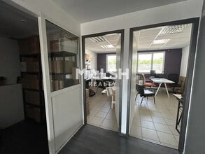 Office in Brignais to rent Interior Photo- Image 2 of 6