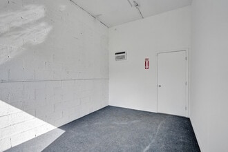 1700 Latham Rd, West Palm Beach, FL to rent Building Photo- Image 2 of 5