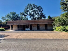 1000 N High St, Longview, TX for rent Building Photo- Image 1 of 4