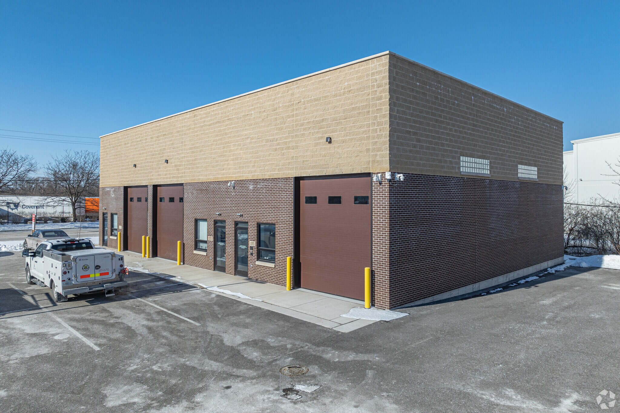 649, 651, 653 Parkwood Avenue Romeoville IL 60446 ave, Romeoville, IL for sale Primary Photo- Image 1 of 1