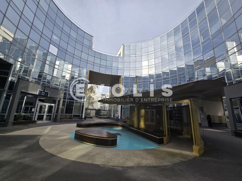 Office in Massy to rent - Lobby - Image 1 of 15