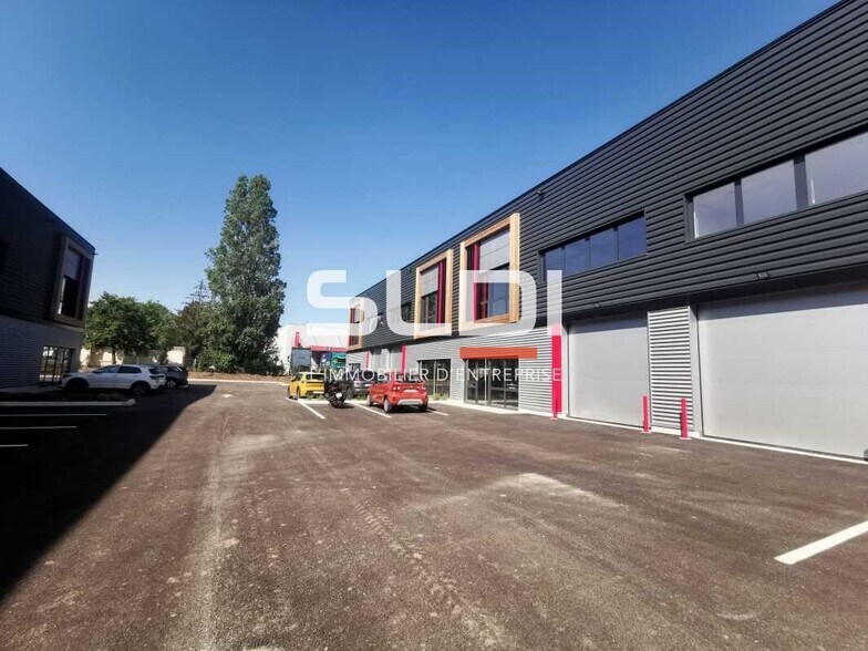 6 Rue De Bretagne, Saint-Quentin-Fallavier to rent - Building Photo - Image 1 of 9