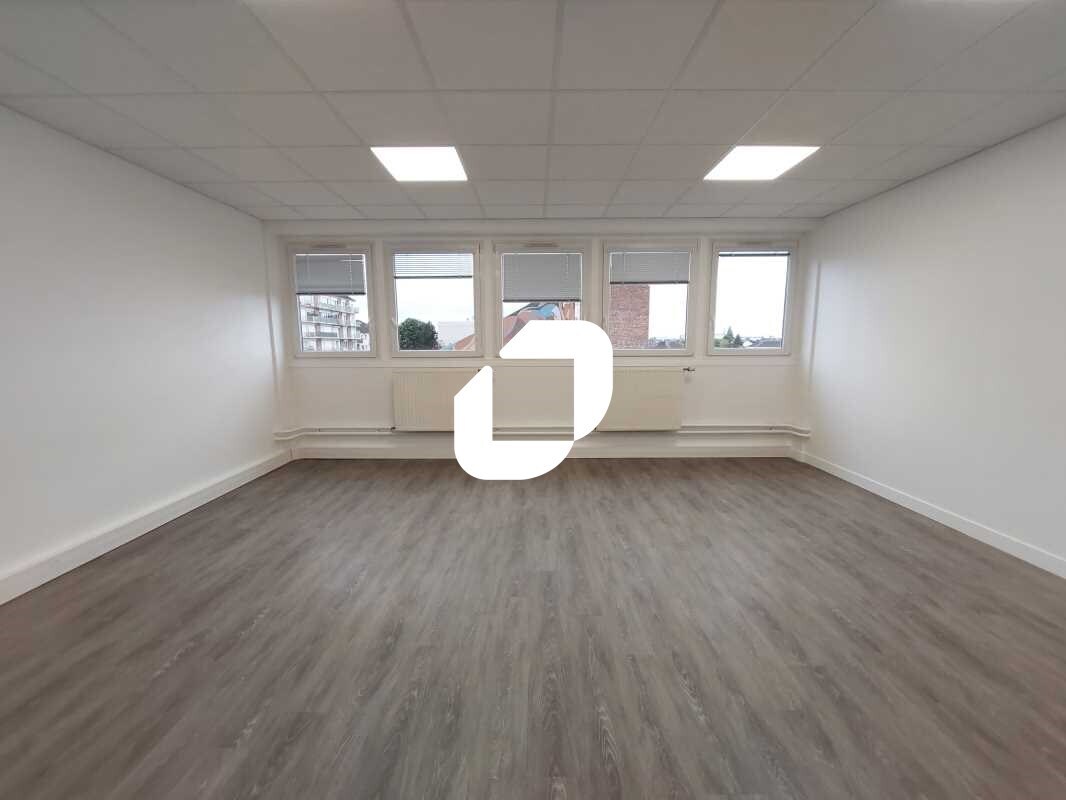 Office in Maurepas to rent Interior Photo- Image 1 of 9
